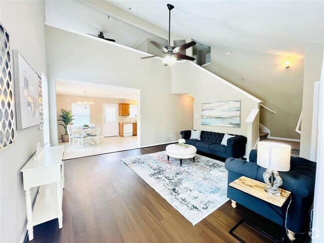 Building Photo - 6330 Applewood Forest Dr Rental
