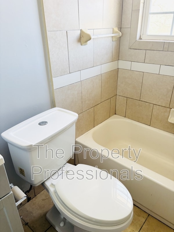 Photo - 732 Avenue F