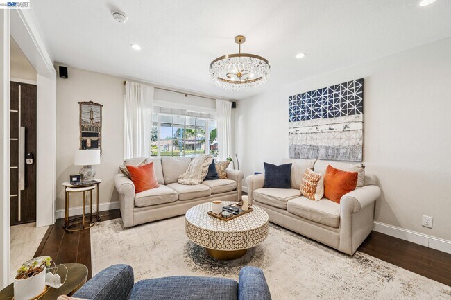 2485 Medallion Dr