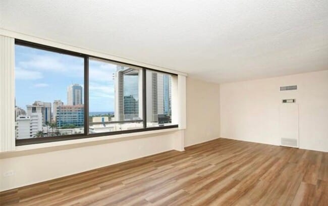 Photo - Aloha Towers