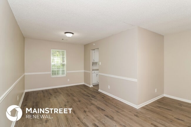 Photo - 770 Stonebridge Crescent