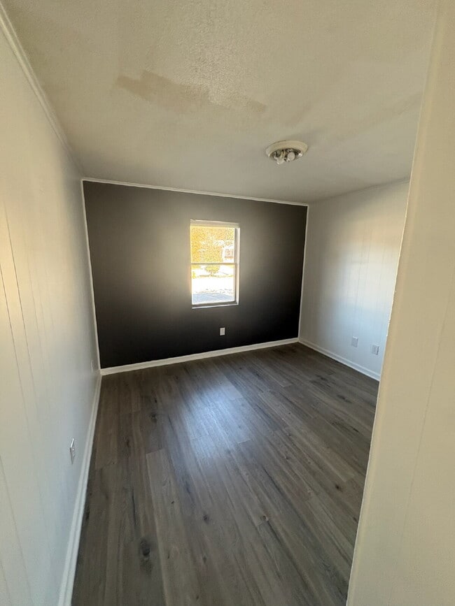 Photo - Nice 2 Bedroom Apartment-212 Zack Cir. #A Unit A