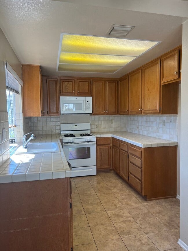 Photo - 3 bed, 3 bath single family home