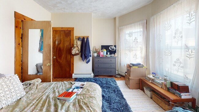 40 Mozart St Unit 3