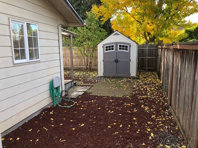 Photo - Updated 3 bedroom, 2 bathroom duplex in Sp...