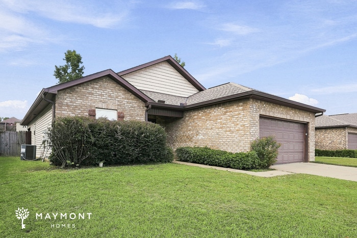 Photo - 300 Prairie Field Dr