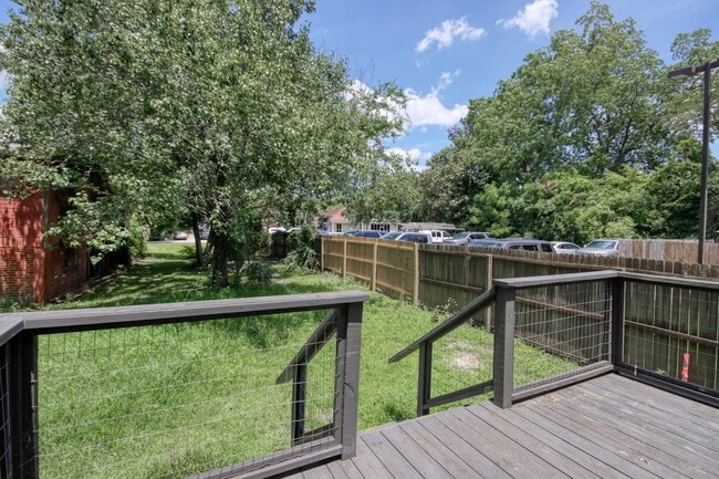 Photo - 1028 Duke St