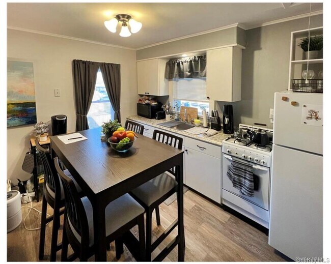 Photo - 280 Maple Ave Unidad 3