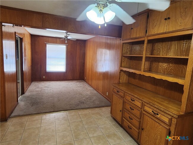 Photo - 310 W Walker Ave