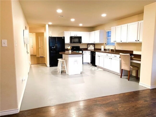 Photo - 8832 Elk Creek Ln