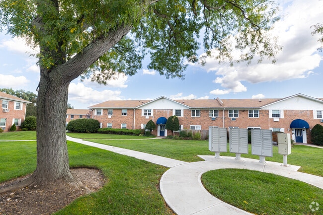 Photo - 460 Old Town Rd