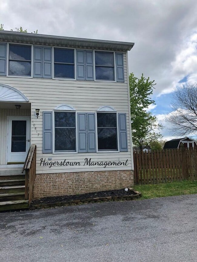 Building Photo - Duplex in Williamsport