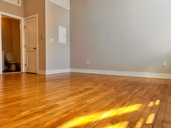 4627 E. Thompson-1 Bed