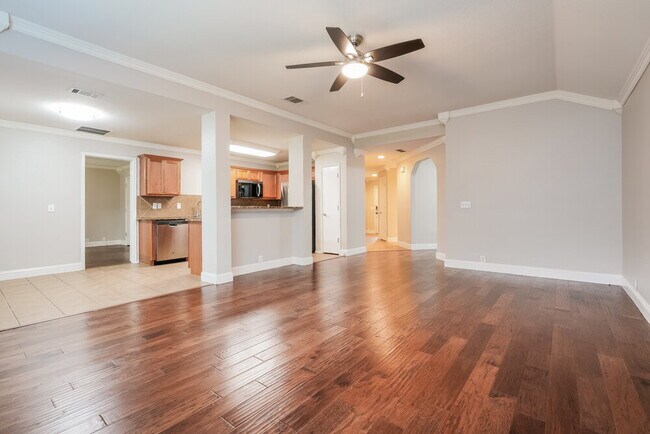 711 River Run Dr