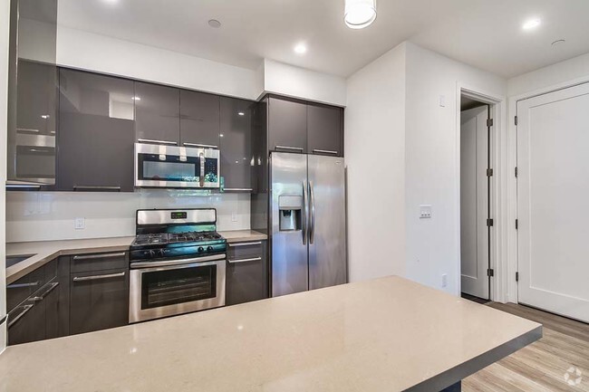 Building Photo - 14822 W Magnolia Blvd Unit 103 Rental