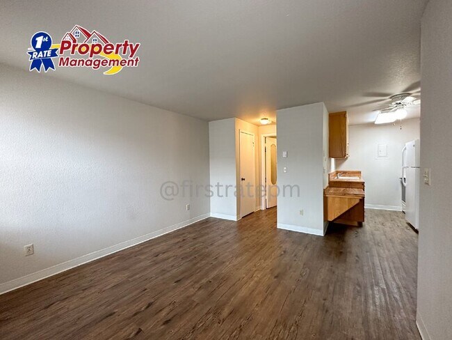 Photo - 1680 N Phillippi St Unidad #116