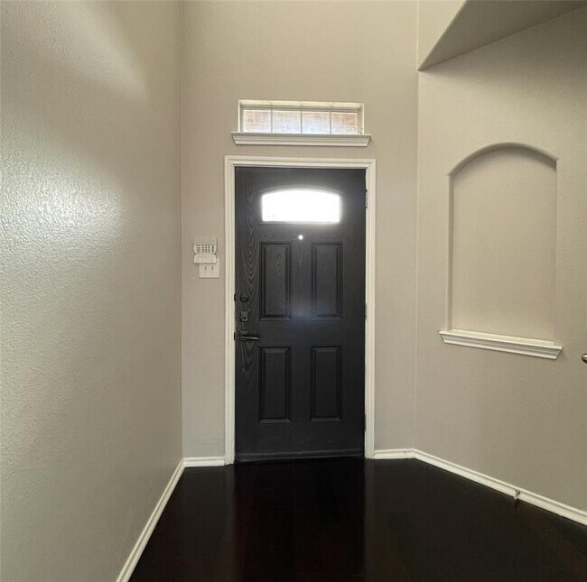 Photo - 1542 Haynie Bend