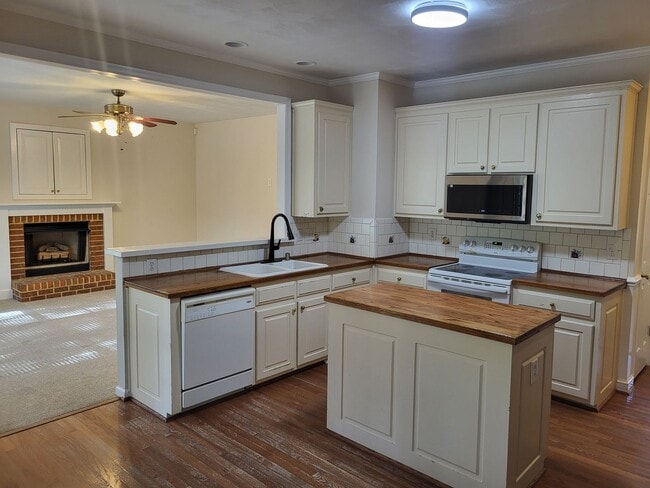 Photo - SAWYERS MILL Casa