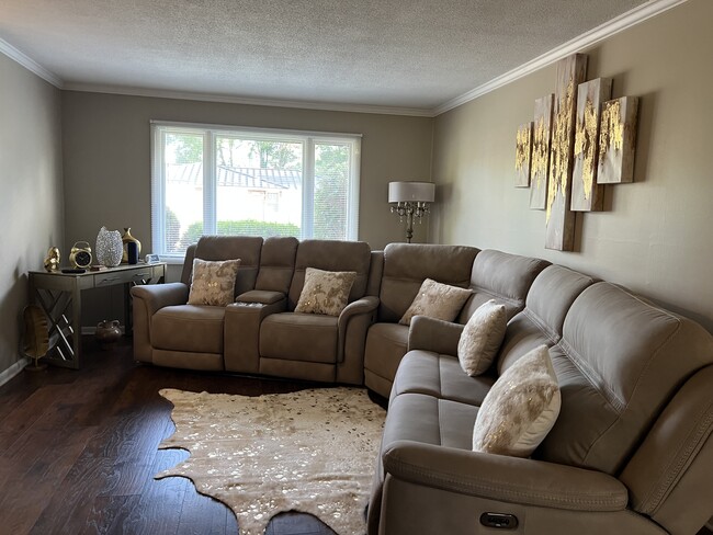 Building Photo - 14214 W Heather Ln Unit 14214 Heather Lane