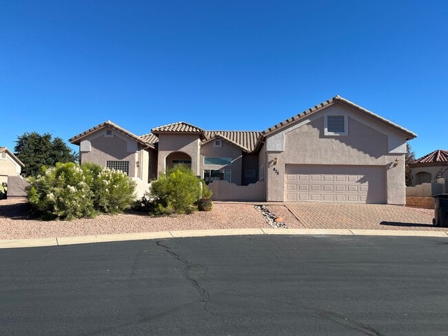 Building Photo - Elegant, spacious 3/2.5 home in gated LaPrivada