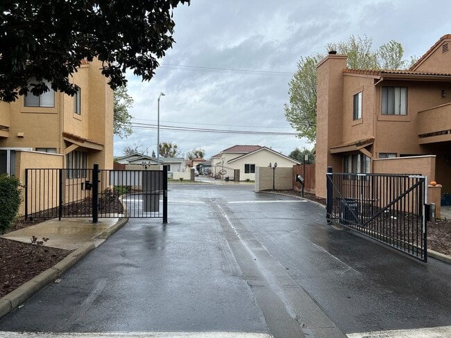 Photo - 3 bedroom condo in gated community!