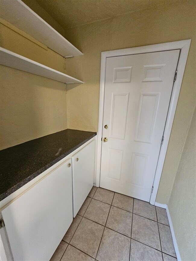 Photo - 909 NW Bell Ave