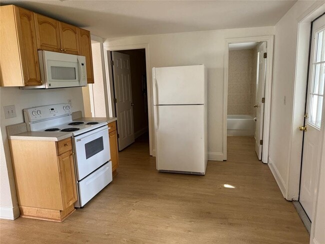 Photo - 8151 61st St