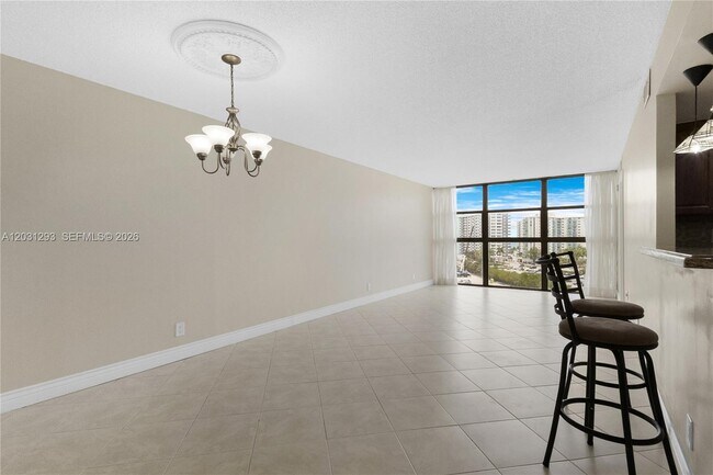 Building Photo - 200 Leslie Dr Unit 902