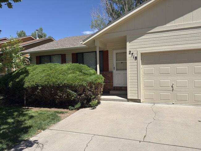 Building Photo - Sagebrush Dr 2718-1