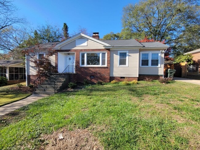 Building Photo - 3 Bed, 2 Bath Home Available in Greenville