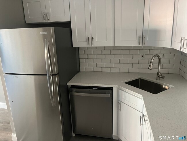 Photo - 116 Elizabeth St Unit B6