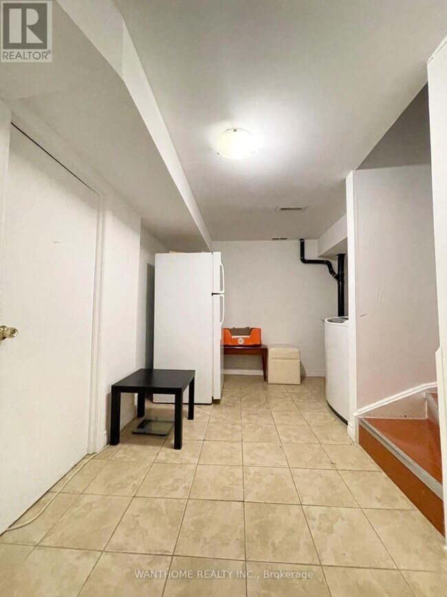 Photo - 82 Maresfield Dr