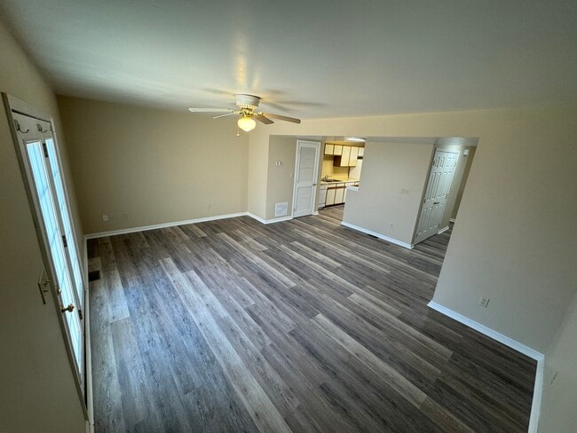 Photo - 2065 Leland Dr