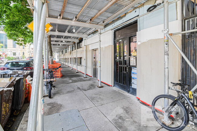 Building Photo - 315 Berry St Unit #hold Rental