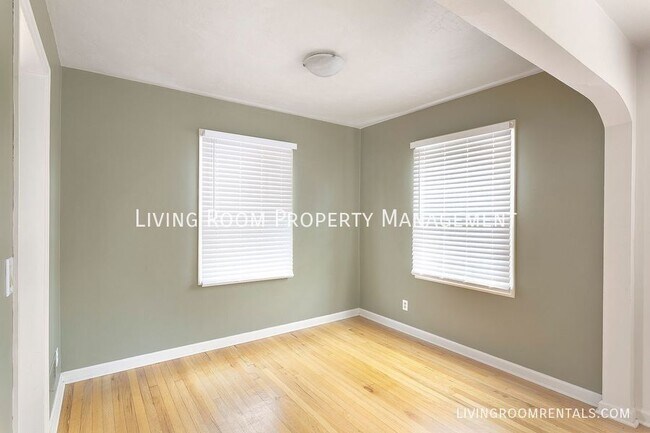 Photo - 5001 NE 32nd Pl