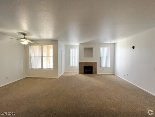 Building Photo - 5855 Valley Dr Unit 1081 Rental