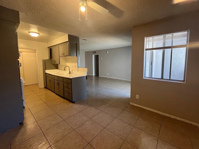 8070 Langdon Ave Unit 208a