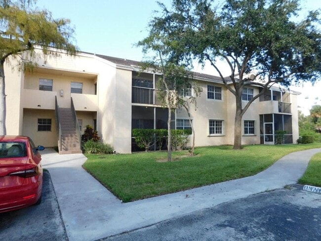 Photo - 611 Cypress Lake Blvd