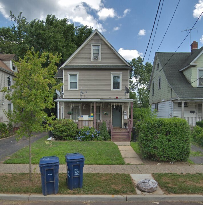 Photo - 687 W 3rd St Apartments Unit 2nd floor