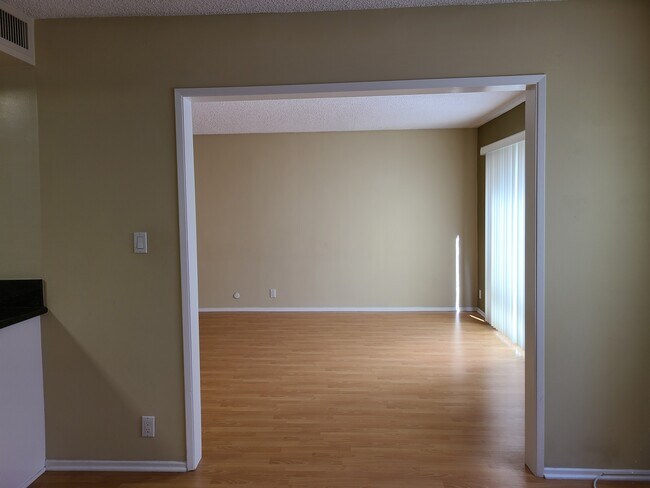 1210 N Flores St