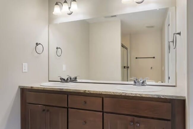 Photo - Woodridge - 2617A & B Unit B