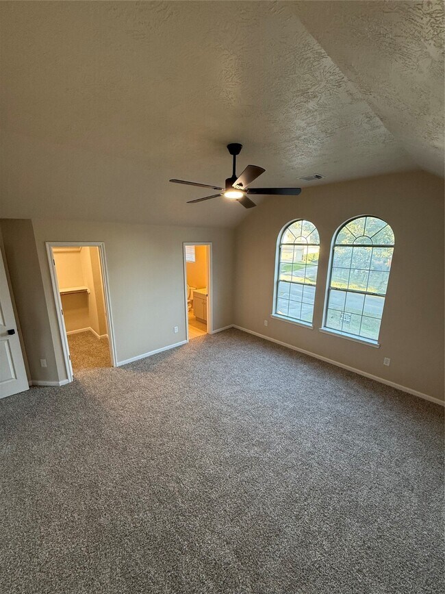 Building Photo - 14159 Running Bear Dr