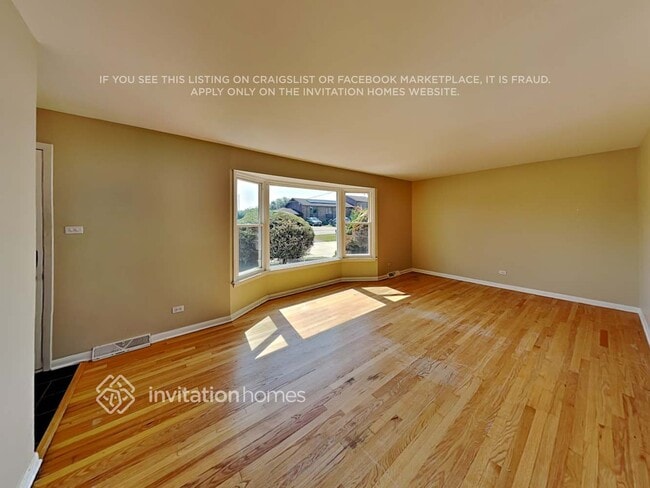 Photo - 7648 S Oconto Ave