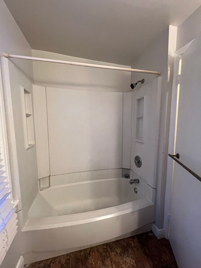 Photo - 617 N 2nd St Unit 2nd Floor