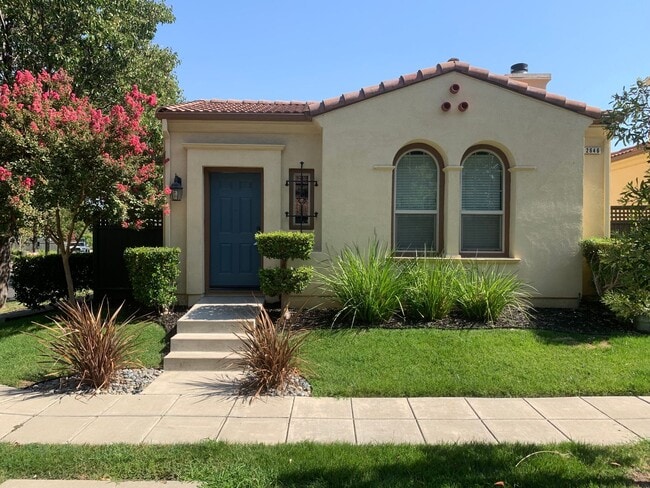 Building Photo - Beautiful 2 Bedroom 2 Bath Redbridge Cottage