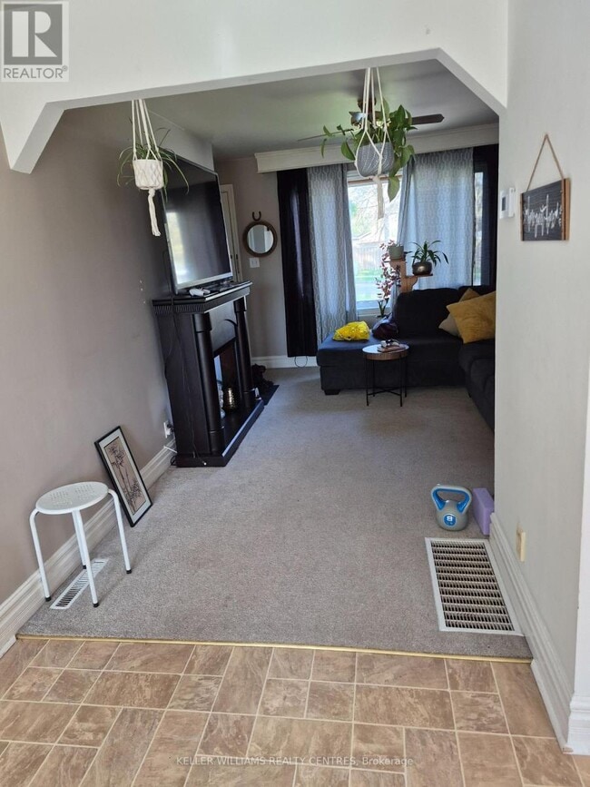 Photo - 185 Newton St