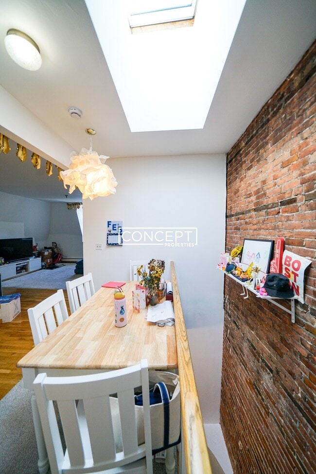 Photo - 168 Northampton St Unit 4