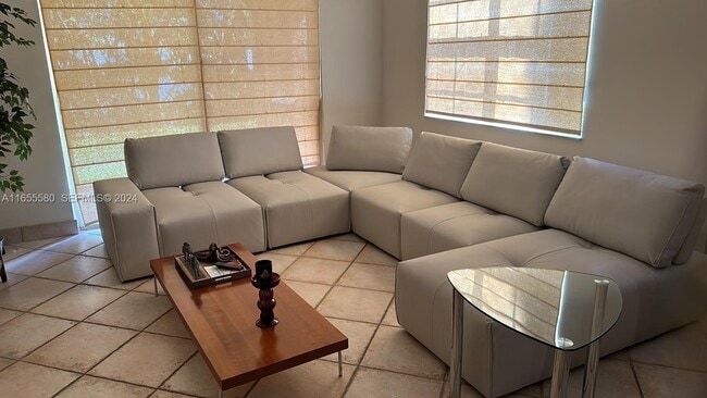 Photo - 19701 E Country Club Dr Unidad 5107