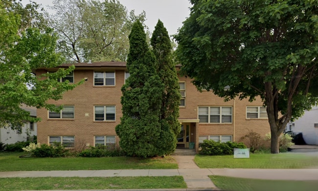 Building Photo - 1330 St Clair Ave Unit 6