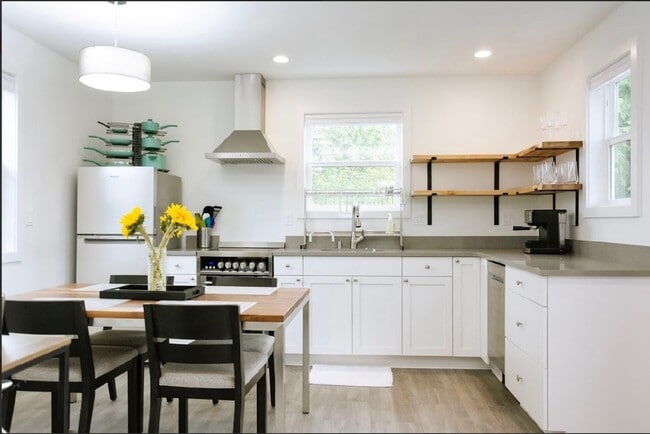 Photo - 7538 Mary Ave NW
